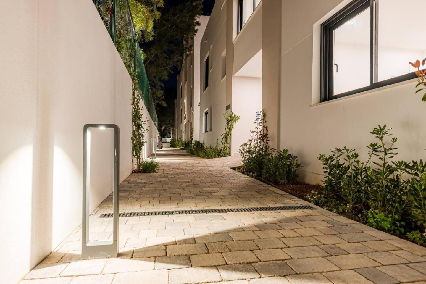 Bajo Con Jardin En La Milla De Oro Apartment Марбеля Екстериор снимка
